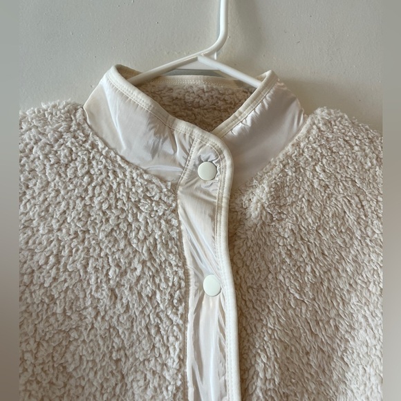 Athleta Girl So Toasty Tugga Sherpa Metallic Coat Size 12 / Large In Cream White - Picture 8 of 16
